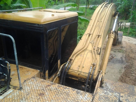 ขายรถแบคโฮ CAT E200B ราคา 450000