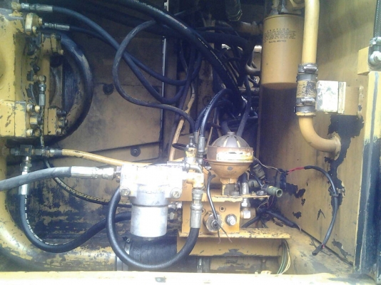 ขายรถแบคโฮ CAT E200B ราคา 450000