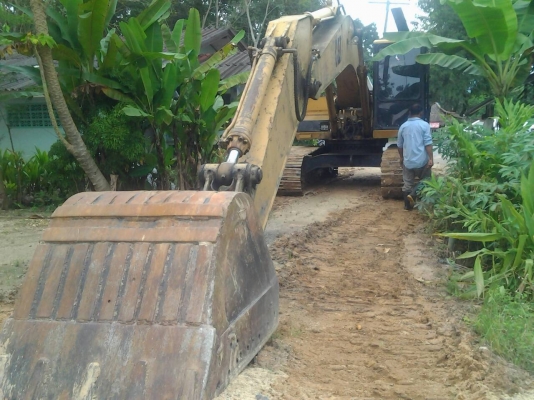 ขายรถแบคโฮ CAT E200B ราคา 450000