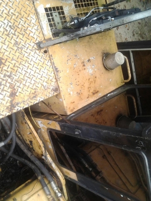 ขายรถแบคโฮ CAT E200B ราคา 450000