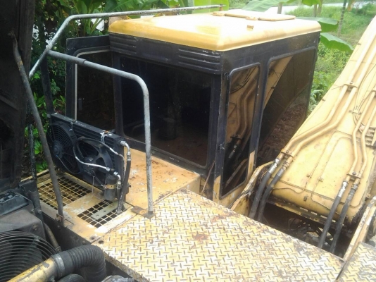 ขายรถแบคโฮ CAT E200B ราคา 450000