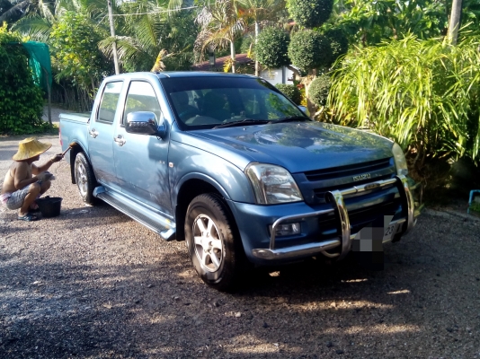 รถอีซูสุกระบะ 4 ประตู (รถปี46)  รถครูใช้งานน้อย  พร้อมใช้งาน เล่มติดมือ.