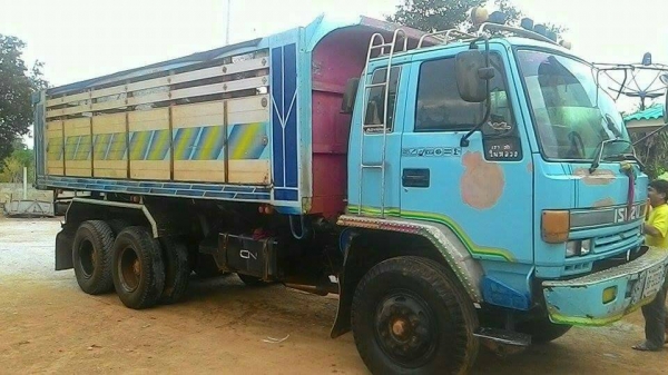 ขายคับ 980000  นางฟ้า240 วางเครื่อง6HK1  300แรง