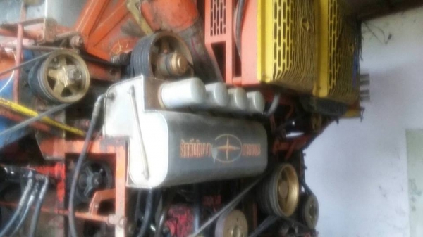 **420,000 บ.ต่อรอง/// รถเกี่ยวนวดข้าว แบบอุ้ม ศักดิ์พัฒนาฯ บิ๊ก37 อุ้ม2.5ตัน ตัวเดิน12HT พร้อมใช้งาน **ขาย ศักดิ์พัฒนาการเกษตร บิ๊ก37 รถเกี่ยวนวดข้าวแบบอุ้ม 2.5ตัน(อุ้มแปลง) ช่วงล่างใหญ่ สภาพดี พร้อมใช้งาน ราคาเบา ศักดิ์พัฒนาฯ รุ่น บิ๊ก37 อุ้ม2.5ตัน(อุ้มแ