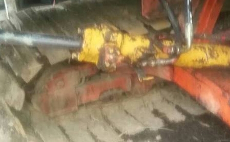 **420,000 บ.ต่อรอง/// รถเกี่ยวนวดข้าว แบบอุ้ม ศักดิ์พัฒนาฯ บิ๊ก37 อุ้ม2.5ตัน ตัวเดิน12HT พร้อมใช้งาน **ขาย ศักดิ์พัฒนาการเกษตร บิ๊ก37 รถเกี่ยวนวดข้าวแบบอุ้ม 2.5ตัน(อุ้มแปลง) ช่วงล่างใหญ่ สภาพดี พร้อมใช้งาน ราคาเบา ศักดิ์พัฒนาฯ รุ่น บิ๊ก37 อุ้ม2.5ตัน(อุ้มแ