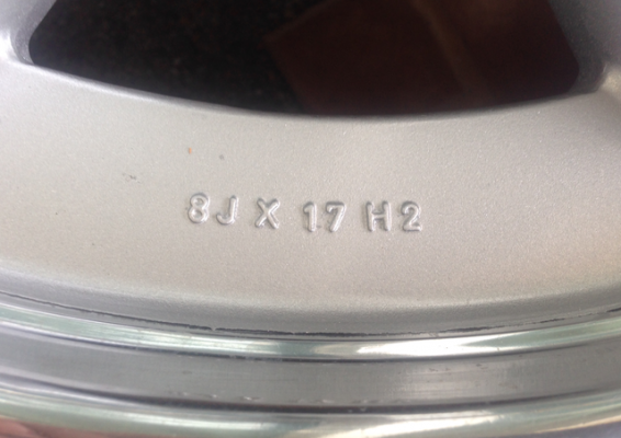 ล้อแท้ AMG ขอบ17 สภาพสวย ไม่เคยซ่อม ขอบหนา ราคาไม่แพง