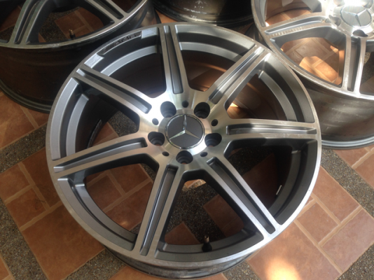 ล้อ AMG ขอบ18 หน้า 8 หลัง 9 สภาพสวย ไม่เคยซ่อม ราคาไม่แพง ล้อ AMG ขอบ18 หน้า 8 หลัง 9 สภาพสวย ไม่เคยซ่อม ราคาไม่แพง