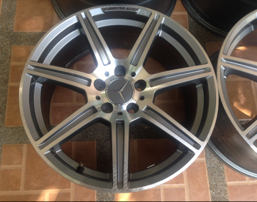 ล้อ AMG ขอบ18 หน้า 8 หลัง 9 สภาพสวย ไม่เคยซ่อม ราคาไม่แพง ล้อ AMG ขอบ18 หน้า 8 หลัง 9 สภาพสวย ไม่เคยซ่อม ราคาไม่แพง