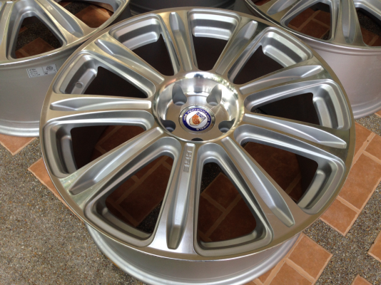 ล้อใหม่ HRE ขอบ20 ลายไม่ซ้ำใคร เป็นล้อโชว์หน้าร้าน ไม่เคยใช้งาน ราคาพิเศษสุดๆ