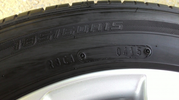 ขายล้อแม็กเดิมวีออสขอบ15 ชุดละ8,900บาท ยางดันลอป ปี15 185/60/15 ดอกยางเต็มๆ ใช้งานอีกนาน
