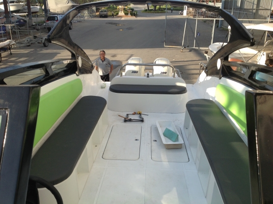 เรือสปี๊ดโบ๊ทไฟเบอร์กลาส รุ่น winch270XL