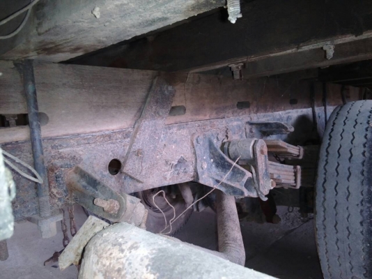 ขายรถ 6 ล้อ ISUZU NKR 110 รถประกอบ จดทะเบียนปี 55 (รถแชสซีผุ มีดามไว้แล้ว และสีไม่ค่อยสวย) ภาษีขาดปี 58 เล่มและเอกสารพร้อมโอน