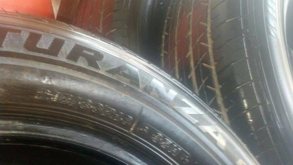 ยาง 215 60 16 ราคา 4 เส้น 1500 บาท