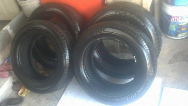 ยาง 215 60 16 ราคา 4 เส้น 1500 บาท