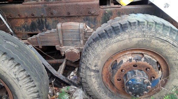 ขายช่วงล่างหัวลาก 2 เพลา MITSUBISHI FUSO FV  ชนเครื่อง 8DC9