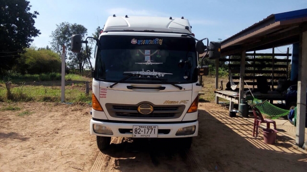 ขายด่วน FCเมก้า ปี48 ยาว5.50 สภาพเดิมทั้งคัน คัสซีสวย รถพร้อมใช้งาน