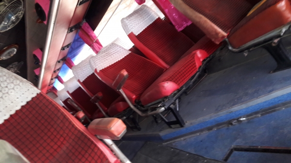 ขายรถบัสแอร์ เบนซ์ 12 เมตร BENZ เลขแชสซี 352 เครื่อง 220 แรง ภายในเบาะสวย ตัวถังสวยทะเบียนพร้อมโอน รถมือเดียวใช้น้อยไม่เคยนำเที่ยว  รถพร้อมใช้งาน