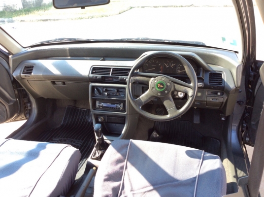 ขายรถพร้อมใช้ครับ ฮอนด้า ซีวิคท้ายแดง ปี90 เครื่องใหม่บล๊อกเดิม 1.5 เกียร์ธรรมดา เพาเวอร์ กระจกไฟฟ้า ภายในสวยมากๆสะอาดเอี่ยม แอร์หนาวๆวิทยุCDไพโอเนียร์ ไฟฟ้าใช้ได้หมด ไมล์ใช้ได้หมด ตัวถังเดิมๆสวยสีเงาสวยรถทรงดีไม่ช้ำ แม็ก14"ยาวใหม่ รถขับดีมากเครื่องแ