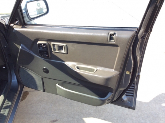 ขายรถพร้อมใช้ครับ ฮอนด้า ซีวิคท้ายแดง ปี90 เครื่องใหม่บล๊อกเดิม 1.5 เกียร์ธรรมดา เพาเวอร์ กระจกไฟฟ้า ภายในสวยมากๆสะอาดเอี่ยม แอร์หนาวๆวิทยุCDไพโอเนียร์ ไฟฟ้าใช้ได้หมด ไมล์ใช้ได้หมด ตัวถังเดิมๆสวยสีเงาสวยรถทรงดีไม่ช้ำ แม็ก14"ยาวใหม่ รถขับดีมากเครื่องแ