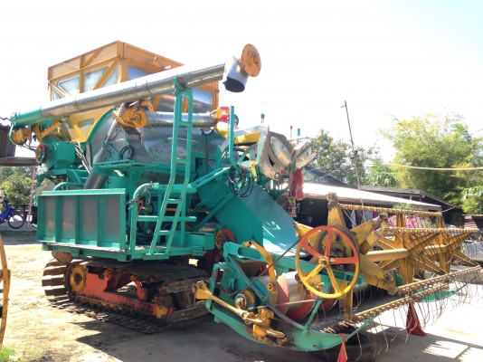 ขายรถเกี่ยวอุ้ม วิเชียร การช่าง