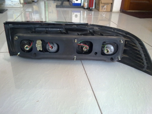 ขายไฟท้ายmazda323 popup ขายไฟท้ายmazda323 popup