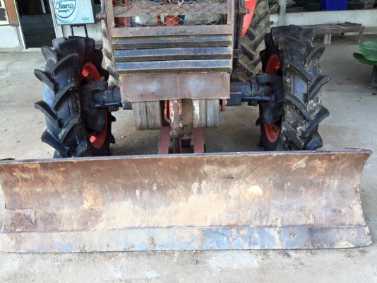 Kubota ปี53 วิ่ง 7,600 ชม M7040 70แรง 2 เพลา มีอุปกรณ์ดันหน้า ยางหน้าใหม่ รถอยู่พิจิตร 380,000 0866642442