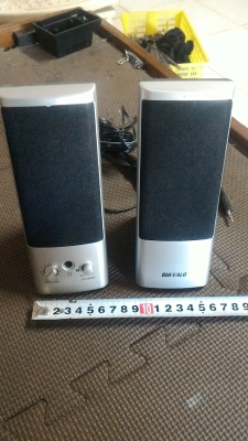 ลำโพงตั้งโต็ะ ยี่ห้อ  BUFFALO มีชุดขยายเสียงให้ดังขึ้น ใชัไฟ 100 V.