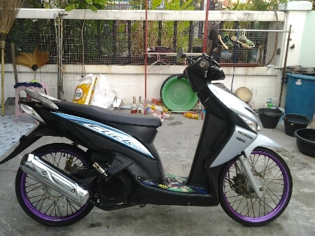 ขายมอไซค์ ปี49 ฮอนด้า คลิ๊ก เครื่องดี สภาพยังโอเค ภาษีขาด2ปี ต่อภาษีได้เลย เล่มทะเบียครบ สนใจแวะมาดูก่อนได้ครับ ขายถูกๆ ขายมอไซค์ ปี49 ฮอนด้า คลิ๊ก เครื่องดี สภาพยังโอเค ภาษีขาด2ปี ต่อภาษีได้เลย เล่มทะเบียครบ สนใจแวะมาดูก่อนได้ครับ ขายถูกๆ