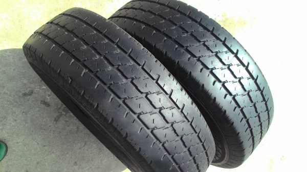 195R14 BRIDGESTONE LEO 677  มี 2 เส้น tel.081-427-3941 ไอดีไลน์ autobot107
