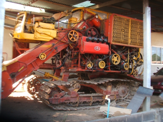 ขายรถเกี่ยวข้าว KM47 อุ้ม 2.5 ตัน เครื่องยนต์ มิตซู 6D17 ปั้้มไดกิ๊นส์เบอร์ 22 ตัวเดิน 200 ขายรถเกี่ยวข้าว KM47 อุ้ม 2.5 ตัน เครื่องยนต์ มิตซู 6D17 ปั้้มไดกิ๊นส์เบอร์ 22 ตัวเดิน 200