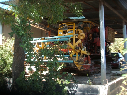 ขายรถเกี่ยวข้าว KM47 อุ้ม 2.5 ตัน เครื่องยนต์ มิตซู 6D17 ปั้้มไดกิ๊นส์เบอร์ 22 ตัวเดิน 200 ขายรถเกี่ยวข้าว KM47 อุ้ม 2.5 ตัน เครื่องยนต์ มิตซู 6D17 ปั้้มไดกิ๊นส์เบอร์ 22 ตัวเดิน 200