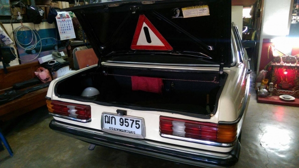 ขายรถสะสม Benz 300D auto ขายรถสะสม Benz 300D auto