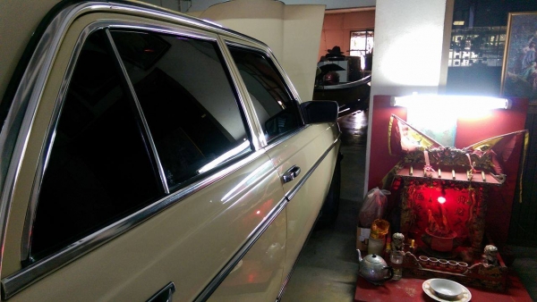 ขายรถสะสม Benz 300D auto ขายรถสะสม Benz 300D auto