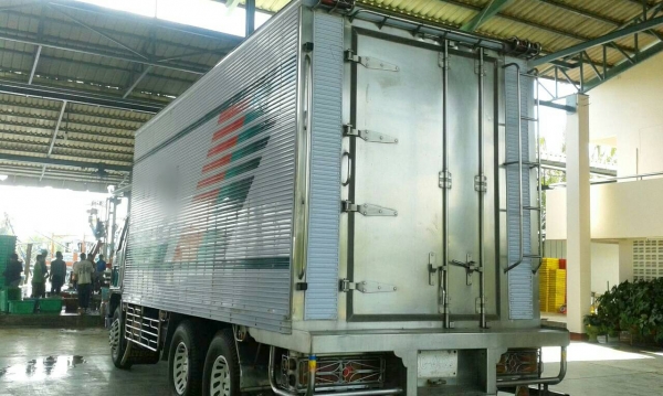 ขายรถ 10 ล้อ ฮีโน่ ตู้เย็นยาว 6.20 ม. ปี 2540 สภาพดี สนใจติดต่อได้ที่ 081-9420141 , 081-5715326 ขายรถ 10 ล้อ ฮีโน่ ตู้เย็นยาว 6.20 ม. ปี 2540 สภาพดี สนใจติดต่อได้ที่ 081-9420141 , 081-5715326