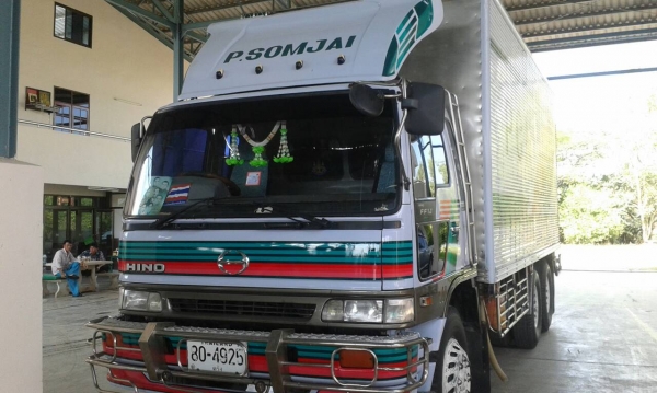 ขายรถ 10 ล้อ ฮีโน่ ตู้เย็นยาว 6.20 ม. ปี 2540 สภาพดี สนใจติดต่อได้ที่ 081-9420141 , 081-5715326 ขายรถ 10 ล้อ ฮีโน่ ตู้เย็นยาว 6.20 ม. ปี 2540 สภาพดี สนใจติดต่อได้ที่ 081-9420141 , 081-5715326