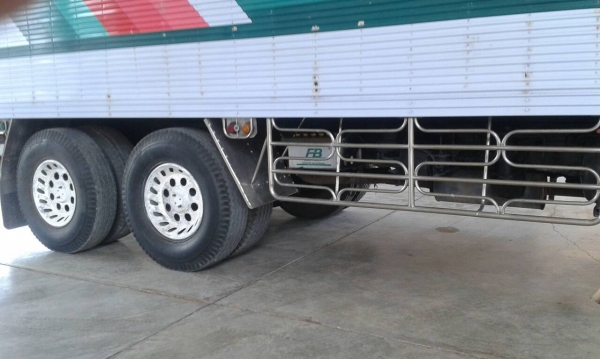 ขายรถ 10 ล้อ ฮีโน่ ตู้เย็นยาว 6.20 ม. ปี 2540 สภาพดี สนใจติดต่อได้ที่ 081-9420141  ,  081-5715326