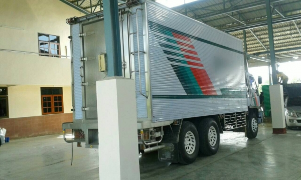 ขายรถ 10 ล้อ ฮีโน่ ตู้เย็นยาว 6.20 ม. ปี 2540 สภาพดี สนใจติดต่อได้ที่ 081-9420141 , 081-5715326 ขายรถ 10 ล้อ ฮีโน่ ตู้เย็นยาว 6.20 ม. ปี 2540 สภาพดี สนใจติดต่อได้ที่ 081-9420141 , 081-5715326