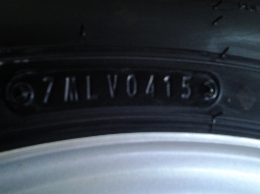 ยาง dunlop 195R15 ปี15