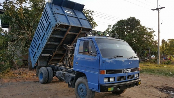 ขาย6ล้อดัมพ์เกษตร อีซูซุสั้งลุยNPR59LU5FM แชชซีสวยเครื่องดี ภายในสวย