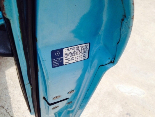 ขายเชฟโลเลตอายุ 40 ปี ราคา 199,800 บาท รถสวยเดิมสุดๆ เครื่องเดิมๆ สีเดิมๆ ใช้น้อย ไม่มีผุ ทะเบียนพร้อมโอน ภาษีปี 59 ติดต่อ คุณเอ๋ 092-6356419