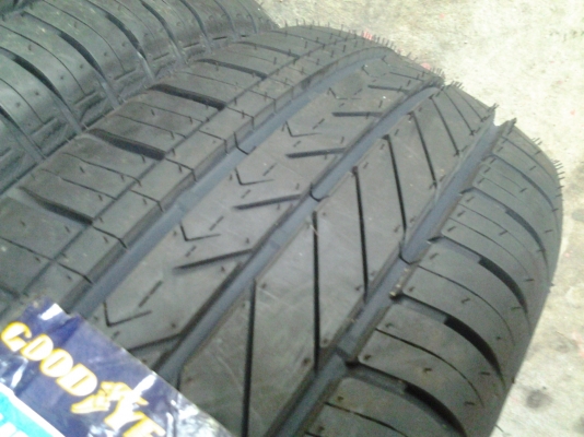 ยางใหม่ กู๊ดเยียร์ 215/60/16 ยางใหม่ กู๊ดเยียร์ 215/60/16