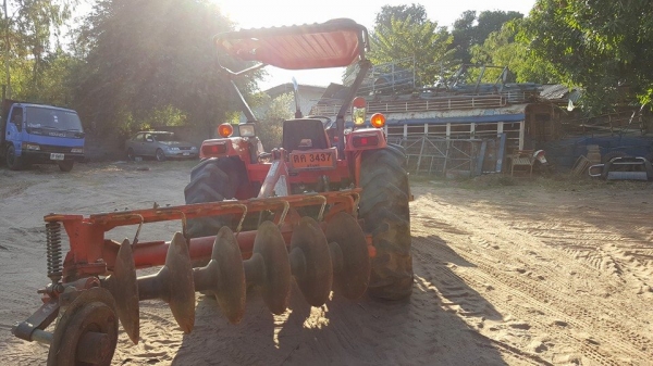 ขายรถไถ KUBOTA M5000 ทำงานพันกว่าชม. เกียร์ดี ระบบใช้งานปกติ เอกสารเล่มทะเบียน พร้อมใช้งาน