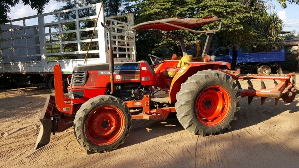 ขายรถไถ KUBOTA M5000 ทำงานพันกว่าชม. เกียร์ดี ระบบใช้งานปกติ เอกสารเล่มทะเบียน พร้อมใช้งาน