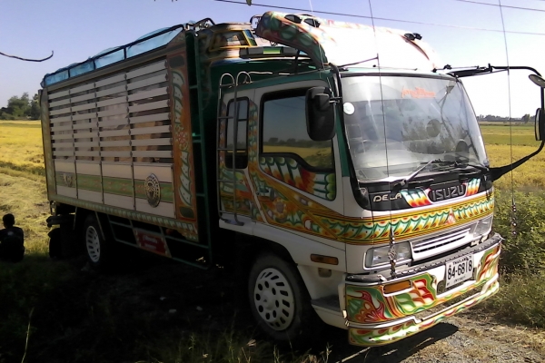 ขาย6ล้อเด๊กก้าFRRประกอบเครื่อง6HE195ดั้มข้าวเปลือกกระบะปิเนียมยาว5เมตรสภาพพร้อมใช้