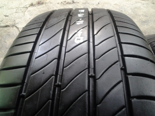 มิชลิน 215 60 16 ดอกตรูมๆ มิชลิน 215 60 16 ดอกตรูมๆ