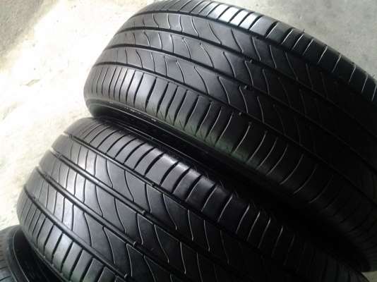 มิชลิน 215 60 16 ดอกตรูมๆ มิชลิน 215 60 16 ดอกตรูมๆ