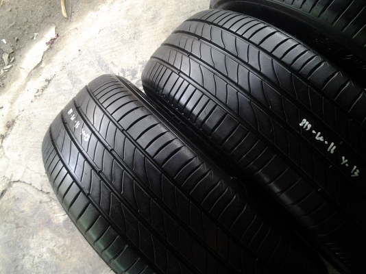 มิชลิน 215 60 16 ดอกตรูมๆ มิชลิน 215 60 16 ดอกตรูมๆ