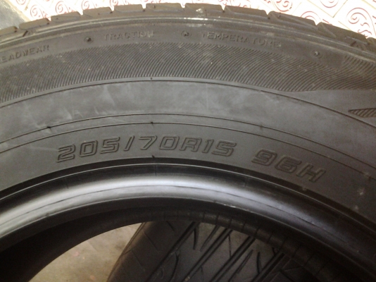 dunlop 205 70 15