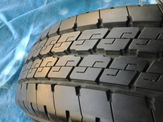 ยางดันลอป 215 70 15 ปลายปี14 ยางดันลอป 215 70 15 ปลายปี14
