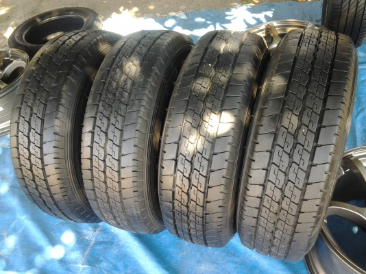 ยางดันลอป 215 70 15 ปลายปี14